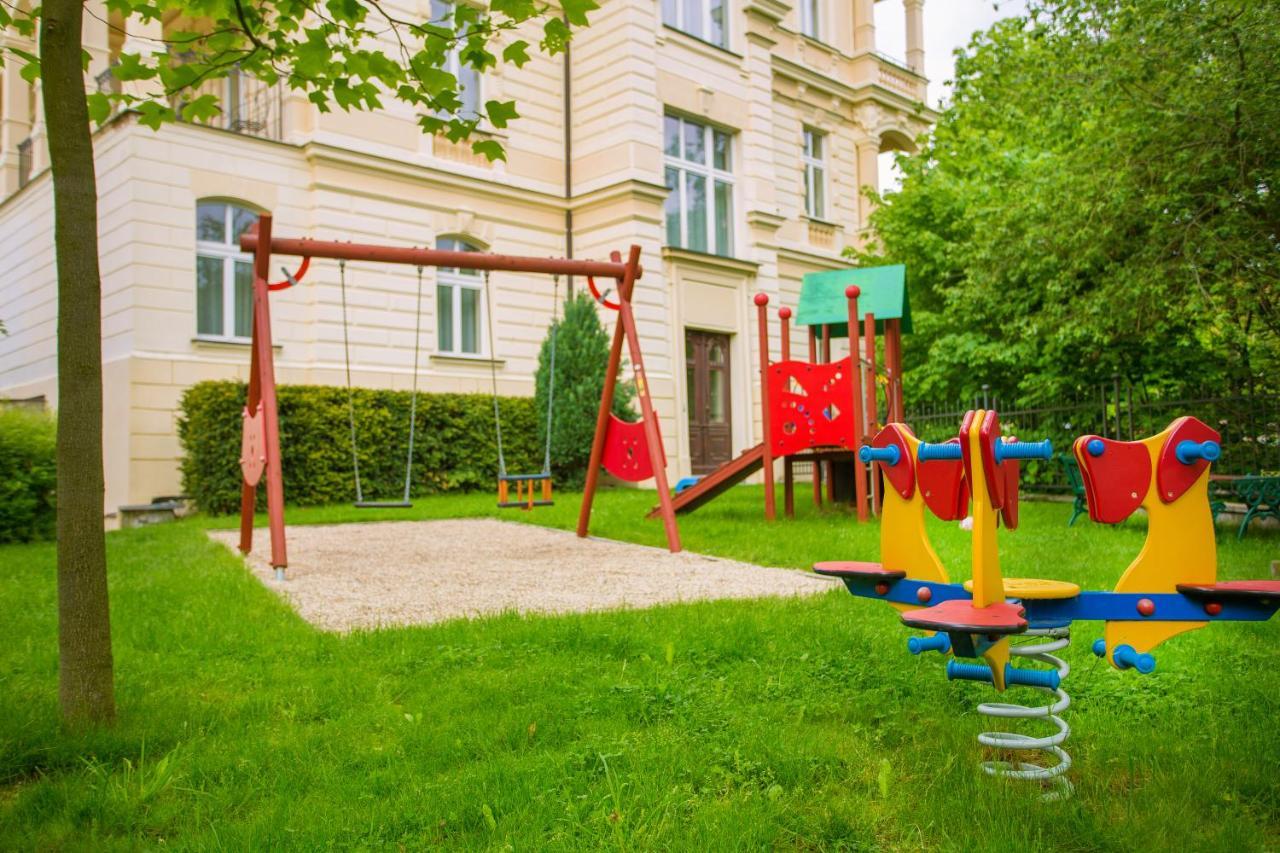 Отель Savoy Westend 5*